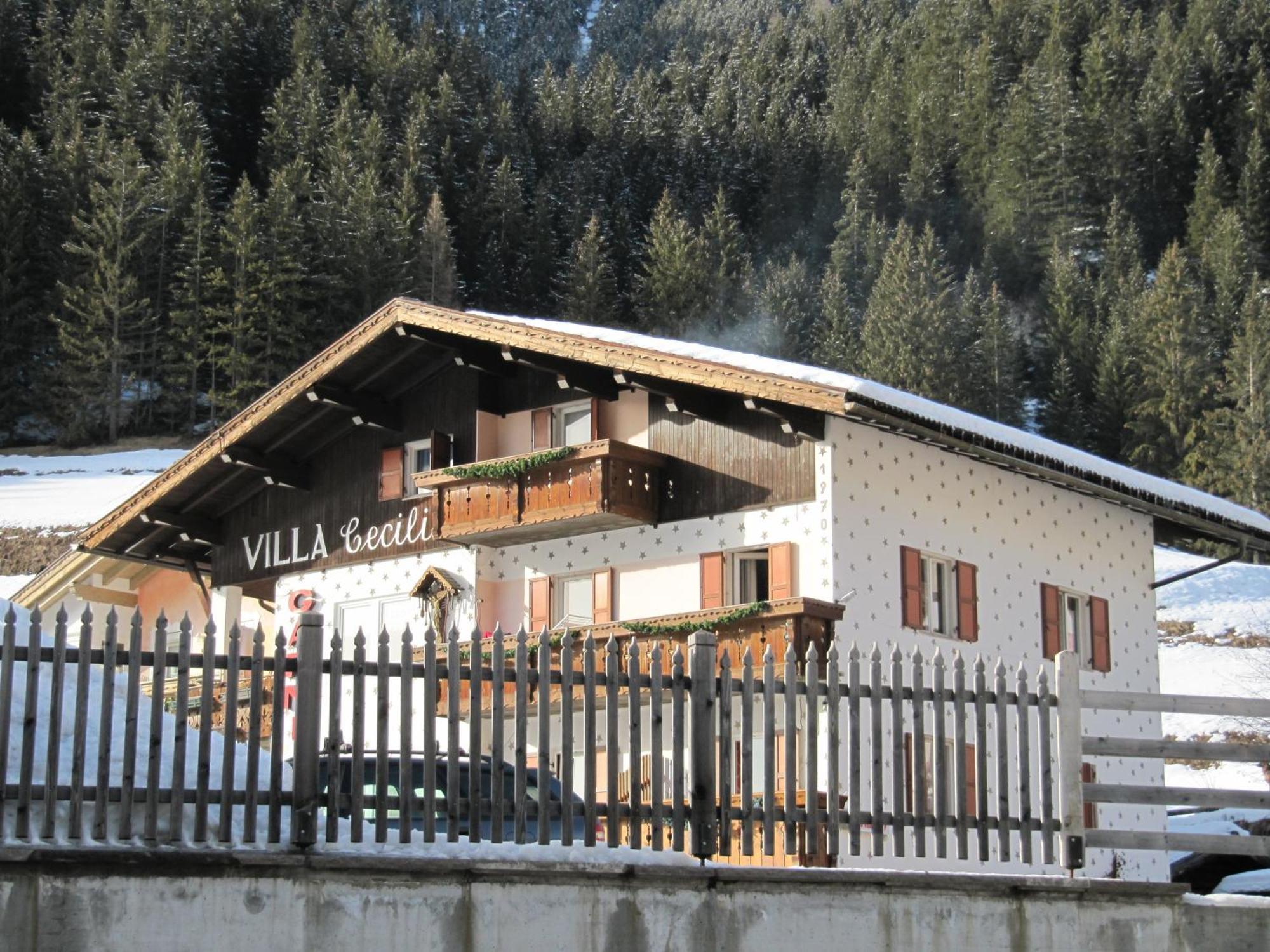 Garni Villa Cecilia Мацин Екстериор снимка